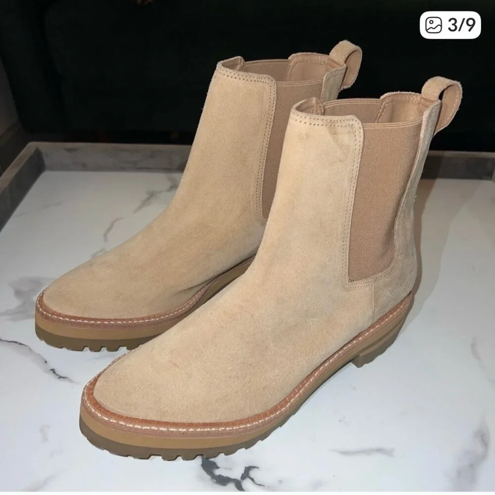NEW Kaanas MontenegroBeige Suede Chelsea Booties Size 6